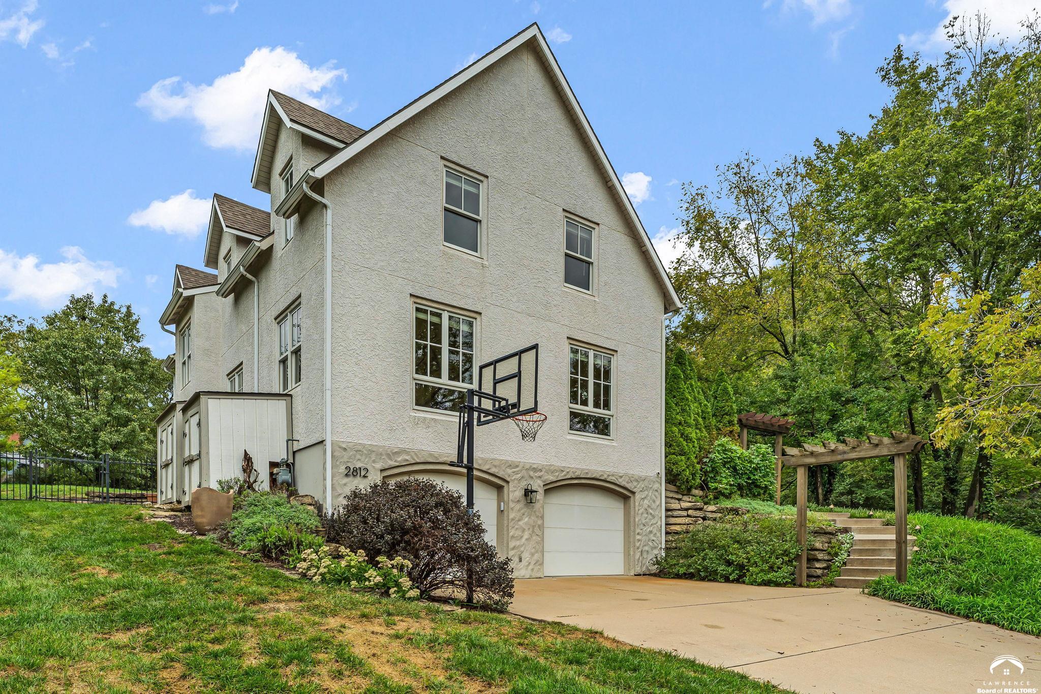 2812 Stratford Road Lawrence, KS 66049 - Photo 58 of 59 Gallery Image 58