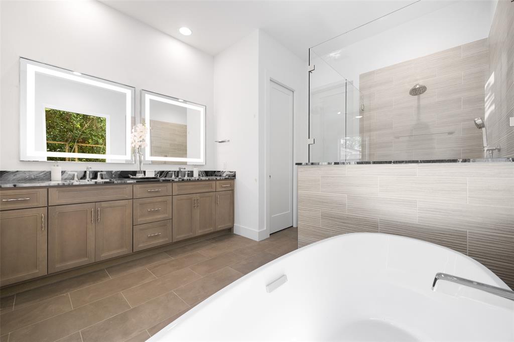 3753 Valley Ridge Road Dallas, TX 75220 - Photo 11 of 28