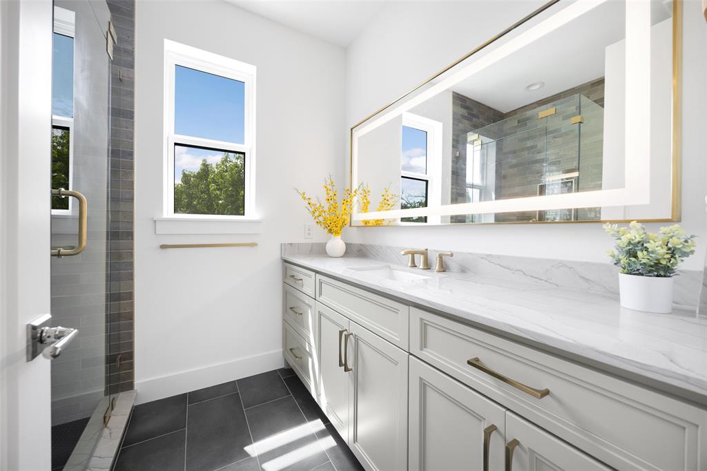 3753 Valley Ridge Road Dallas, TX 75220 - Photo 14 of 28