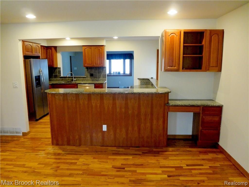 5415 Drayton Road Clarkston, MI 48346 - Photo 5 of 15 DSC05471.jpg
