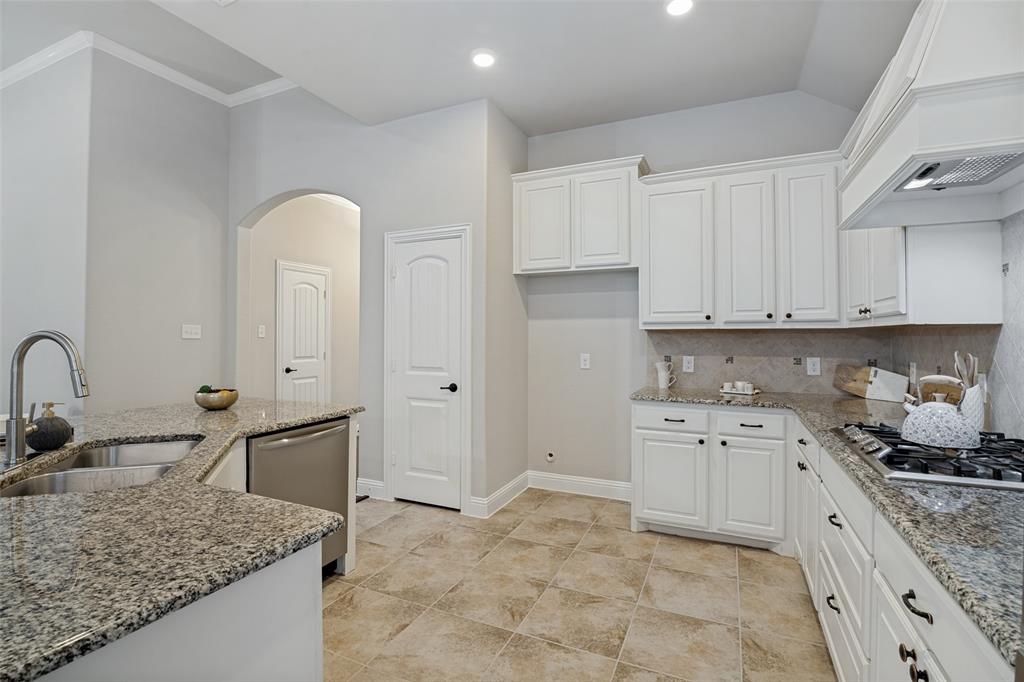 1815 Drake Drive Allen, TX 75002 - Photo 9 of 25