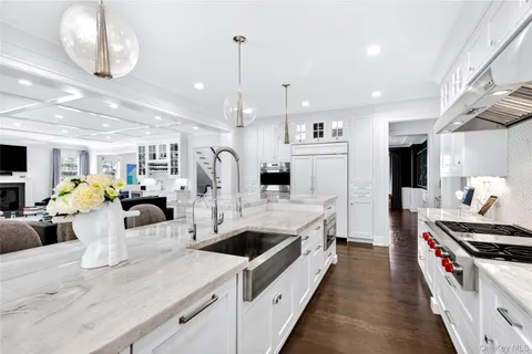 $4,800,000 | 35 Mimosa Drive, East Hills, NY 11576