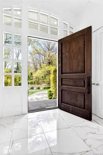 $4,800,000 | 35 Mimosa Drive, East Hills, NY 11576