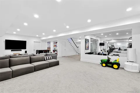 $4,800,000 | 35 Mimosa Drive, East Hills, NY 11576