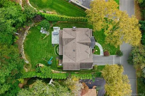$4,800,000 | 35 Mimosa Drive, East Hills, NY 11576