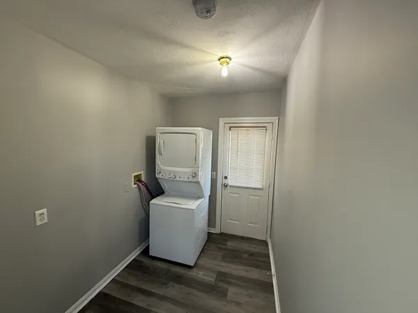 $2,100 | 142 Belmont Street, Unit 2, Worcester, MA 01605