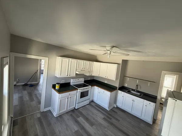 $2,100 | 142 Belmont Street, Unit 2, Worcester, MA 01605