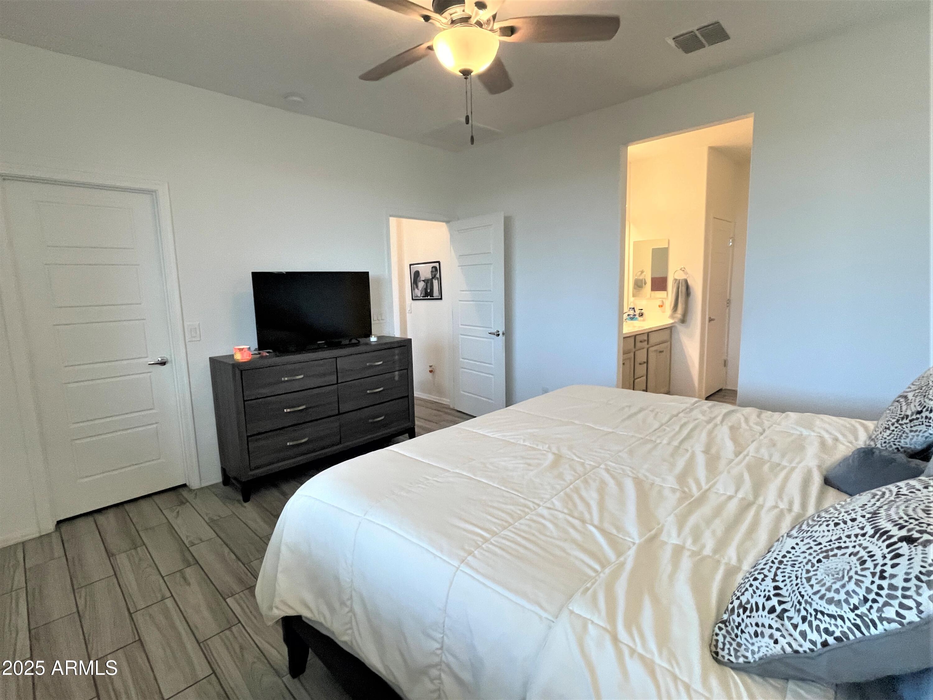 2822 West Apollo Road Phoenix, AZ 85041 - Photo 12 of 22 IMG_2958