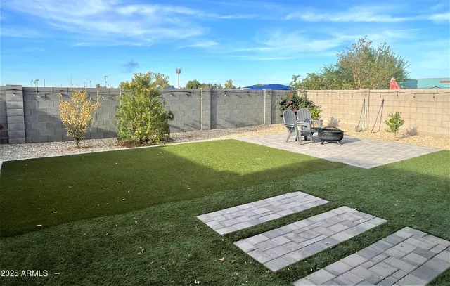 $1,995 | 2822 West Apollo Road, Phoenix, AZ 85041