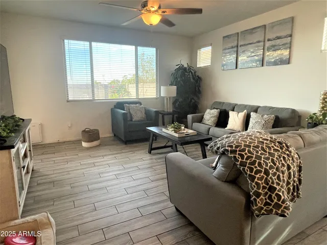 $1,995 | 2822 West Apollo Road, Phoenix, AZ 85041