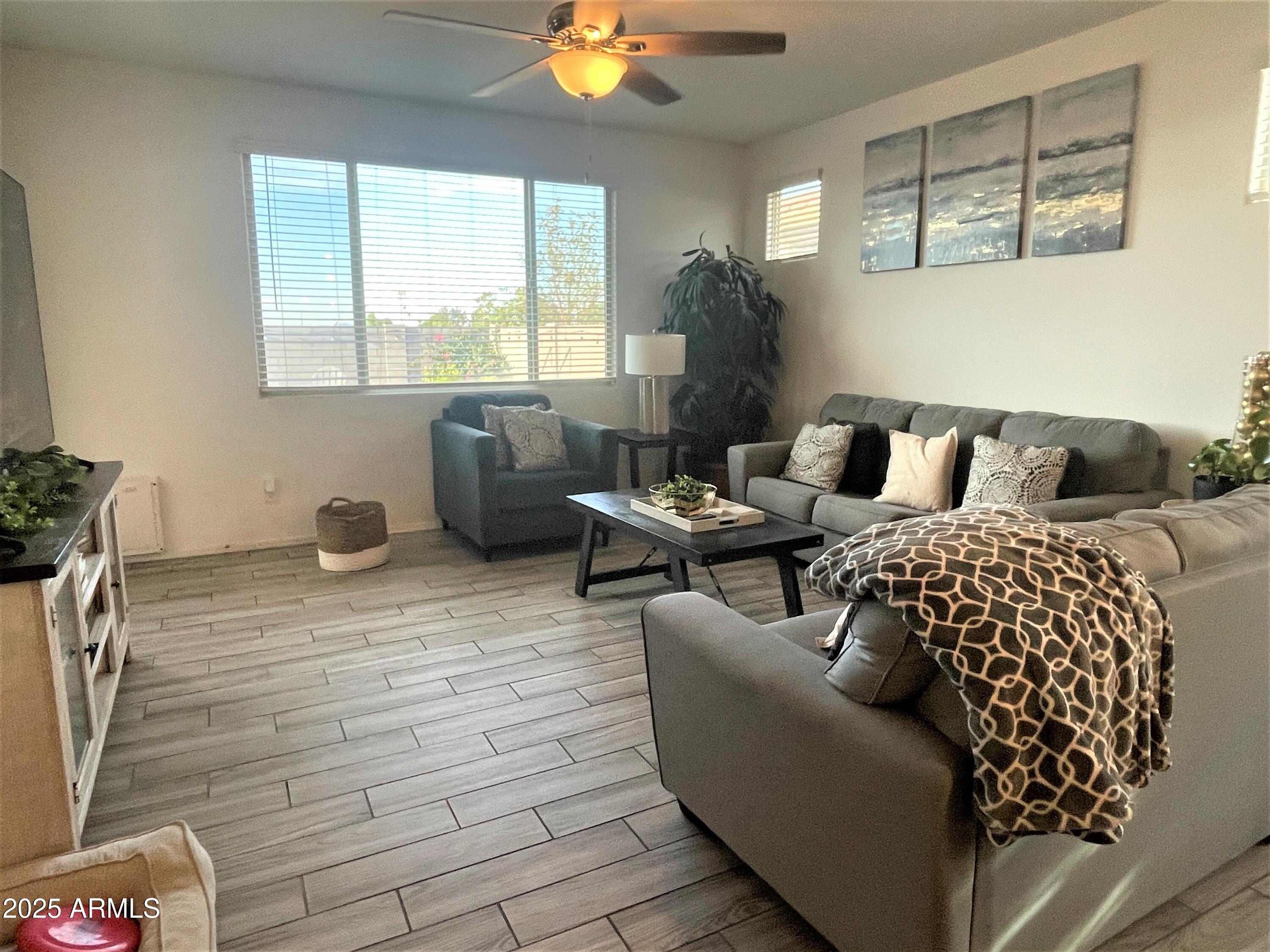 2822 West Apollo Road Phoenix, AZ 85041 - Photo 2 of 22 IMG_2926