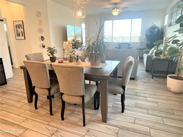 $1,995 | 2822 West Apollo Road, Phoenix, AZ 85041