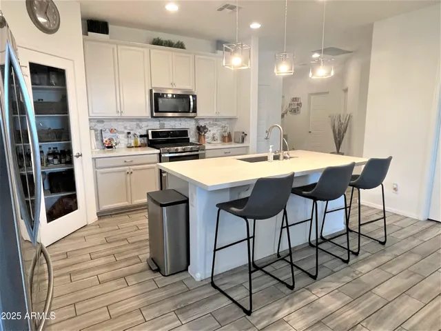 $1,995 | 2822 West Apollo Road, Phoenix, AZ 85041