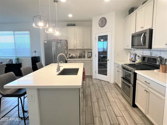 $1,995 | 2822 West Apollo Road, Phoenix, AZ 85041