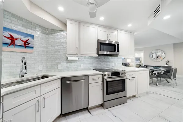 $10,000 | 4001 Gulf Shore Boulevard North, Unit 702, Naples, FL 34103