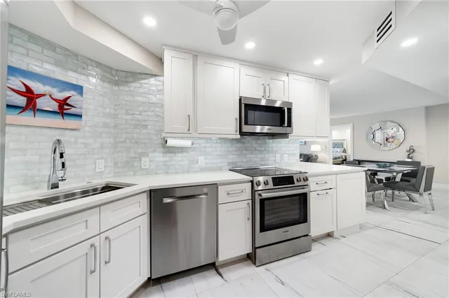 $11,000 | 4001 Gulf Shore Boulevard North, Unit 702, Naples, FL 34103