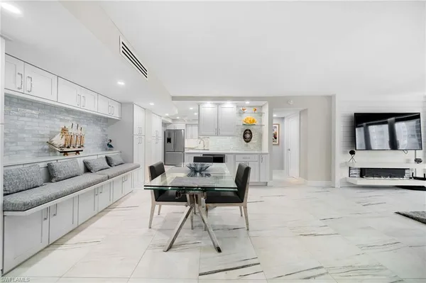 $10,000 | 4001 Gulf Shore Boulevard North, Unit 702, Naples, FL 34103