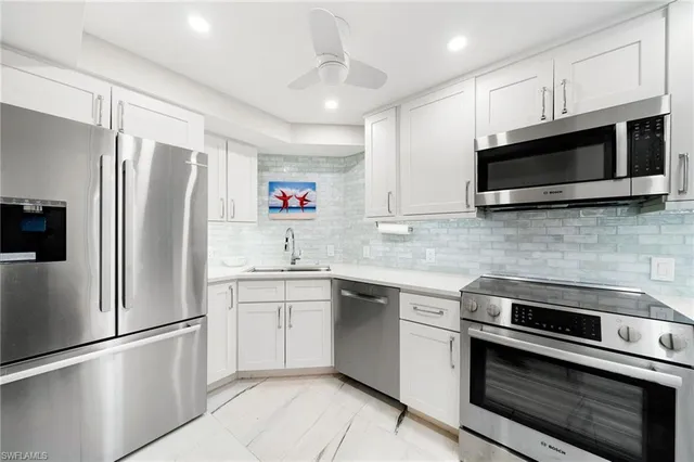 $11,000 | 4001 Gulf Shore Boulevard North, Unit 702, Naples, FL 34103