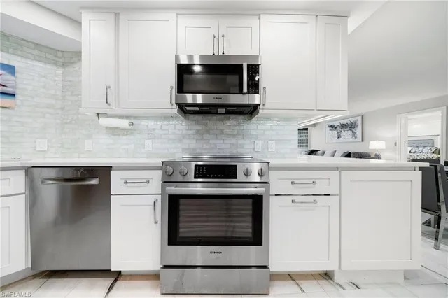 $11,000 | 4001 Gulf Shore Boulevard North, Unit 702, Naples, FL 34103