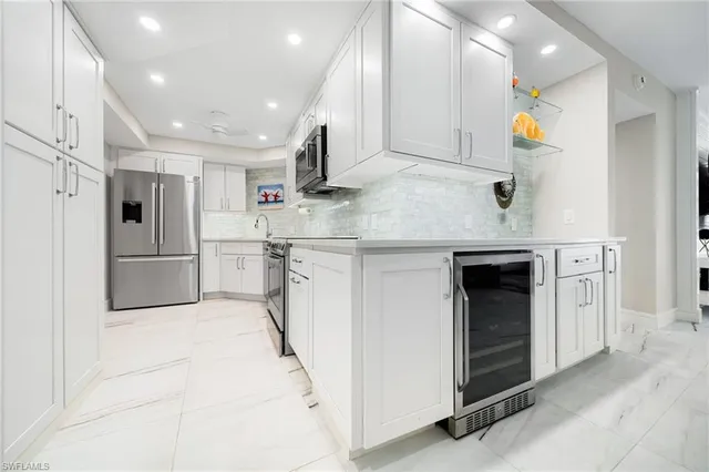 $11,000 | 4001 Gulf Shore Boulevard North, Unit 702, Naples, FL 34103