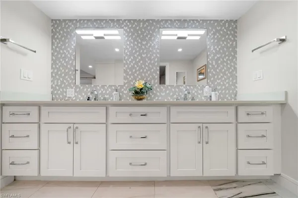 $10,000 | 4001 Gulf Shore Boulevard North, Unit 702, Naples, FL 34103