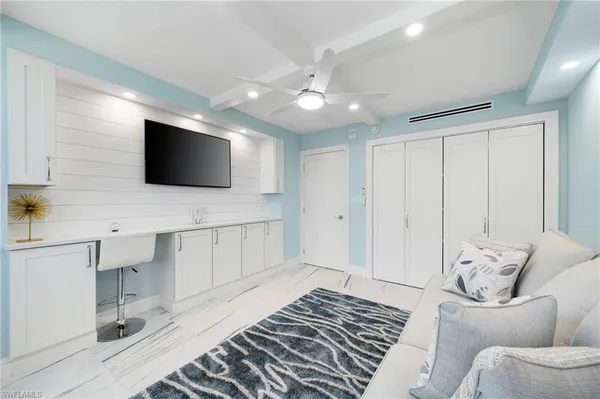 $10,000 | 4001 Gulf Shore Boulevard North, Unit 702, Naples, FL 34103