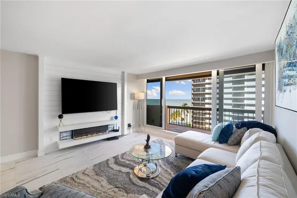 $10,000 | 4001 Gulf Shore Boulevard North, Unit 702, Naples, FL 34103