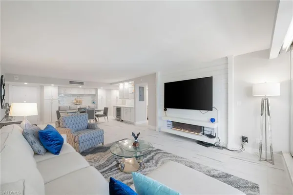 $10,000 | 4001 Gulf Shore Boulevard North, Unit 702, Naples, FL 34103