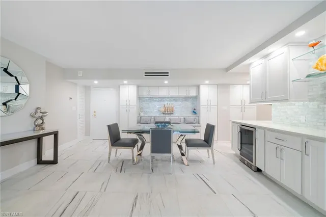 $11,000 | 4001 Gulf Shore Boulevard North, Unit 702, Naples, FL 34103