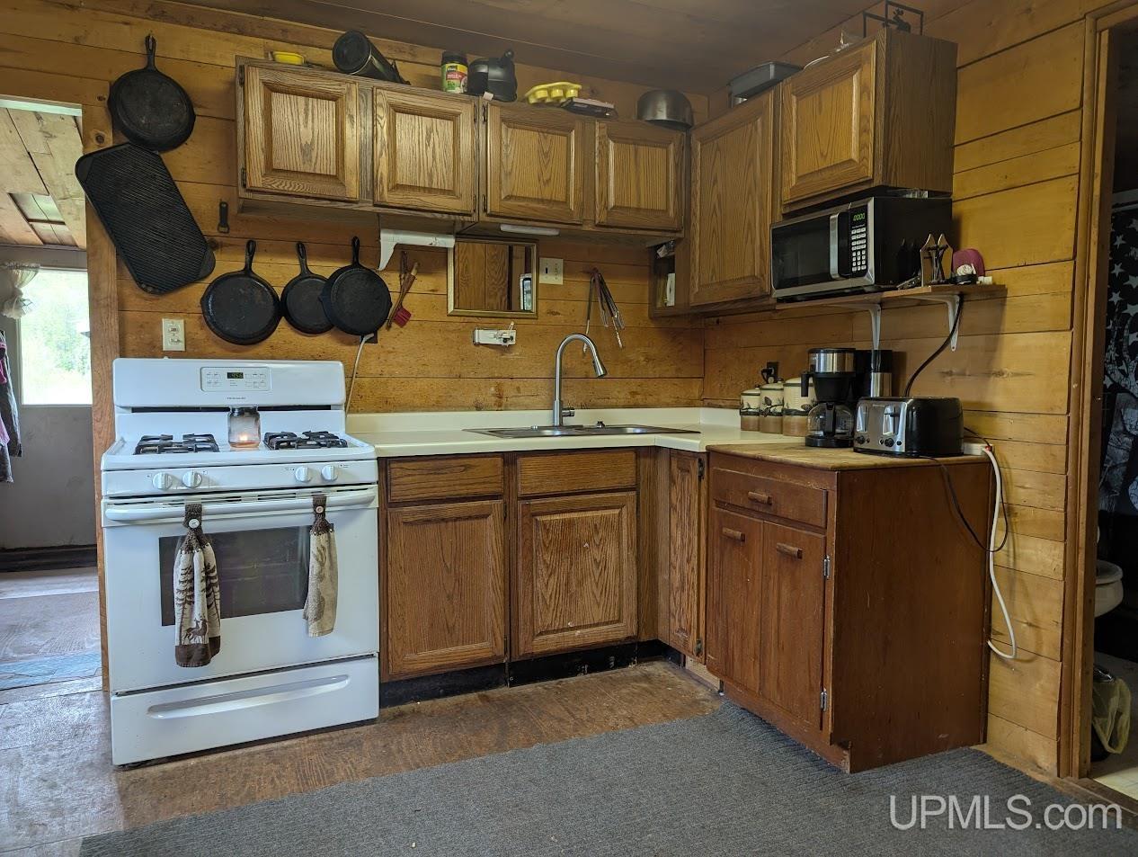 24662 Mud Creek Road Mass City, MI 49948 - Photo 13 of 23
