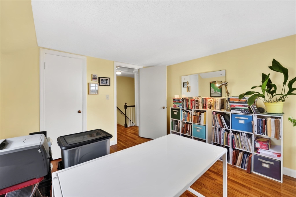 121 Benz Street Springfield, MA 01118 - Photo 33 of 40