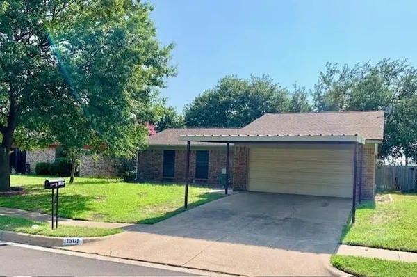 $1,695 | 1301 North Knowles Drive, Saginaw, TX 76179