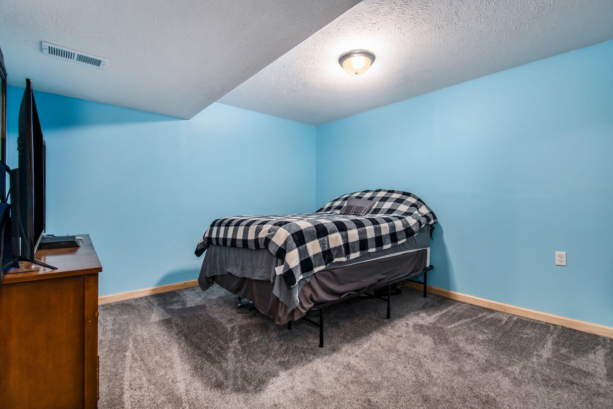 51 North Castle Drive Springfield, MI 49037 - Photo 20 of 38 DSC_3341
