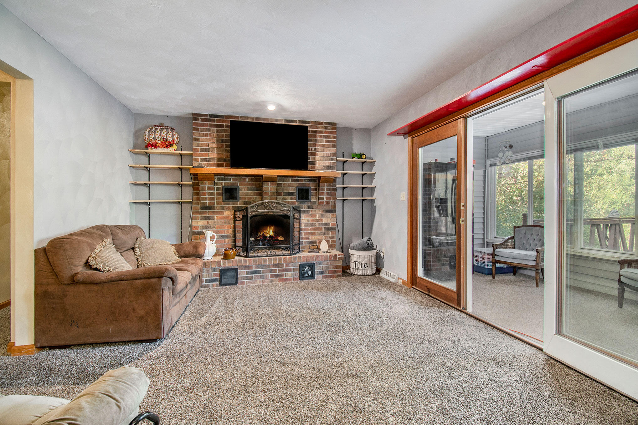 51 North Castle Drive Springfield, MI 49037 - Photo 8 of 38 DSC_3304