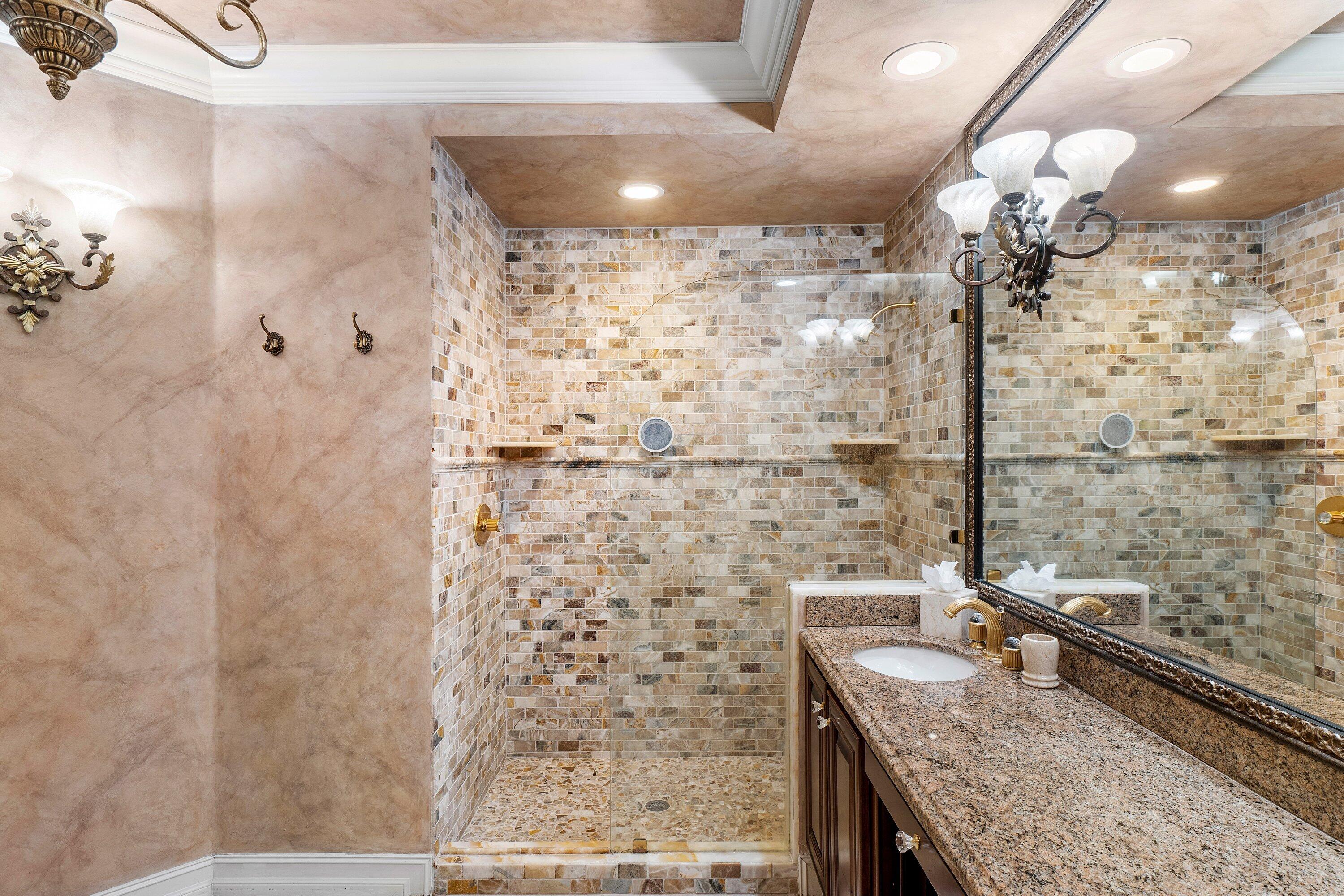 6181 Island Walk, Unit C Boca Raton, FL 33496 - Photo 18 of 37 Primary Bathroom