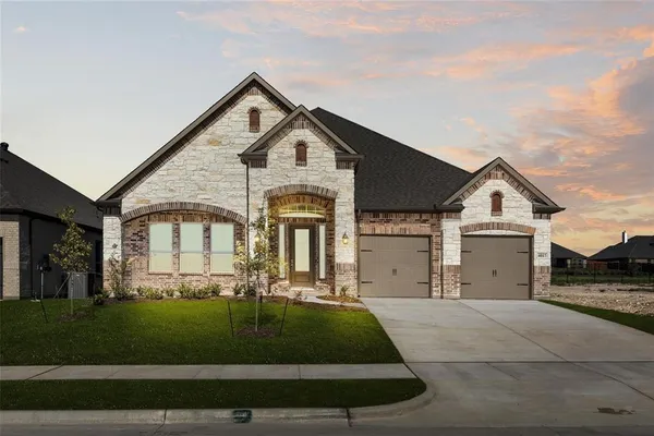 $499,900 | 4017 Eagles Bluff Road, Midlothian, TX 76065