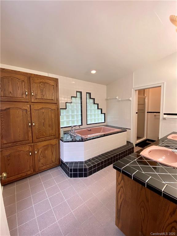 116 Lakeview Road Spruce Pine, NC 28777 - Photo 14 of 27 Gallery Image 14
