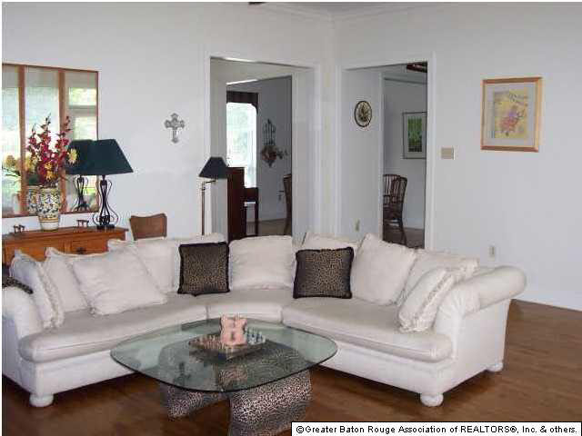 3836 Sessions Drive Baton Rouge, LA 70816 - Photo 3 of 9 Gallery Image 3