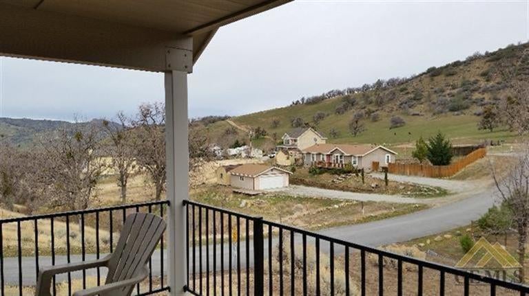 18320 Arosa Road Tehachapi, CA 93561 - Photo 8 of 8 Gallery Image 8
