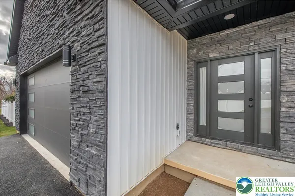 a view of an outdoor space