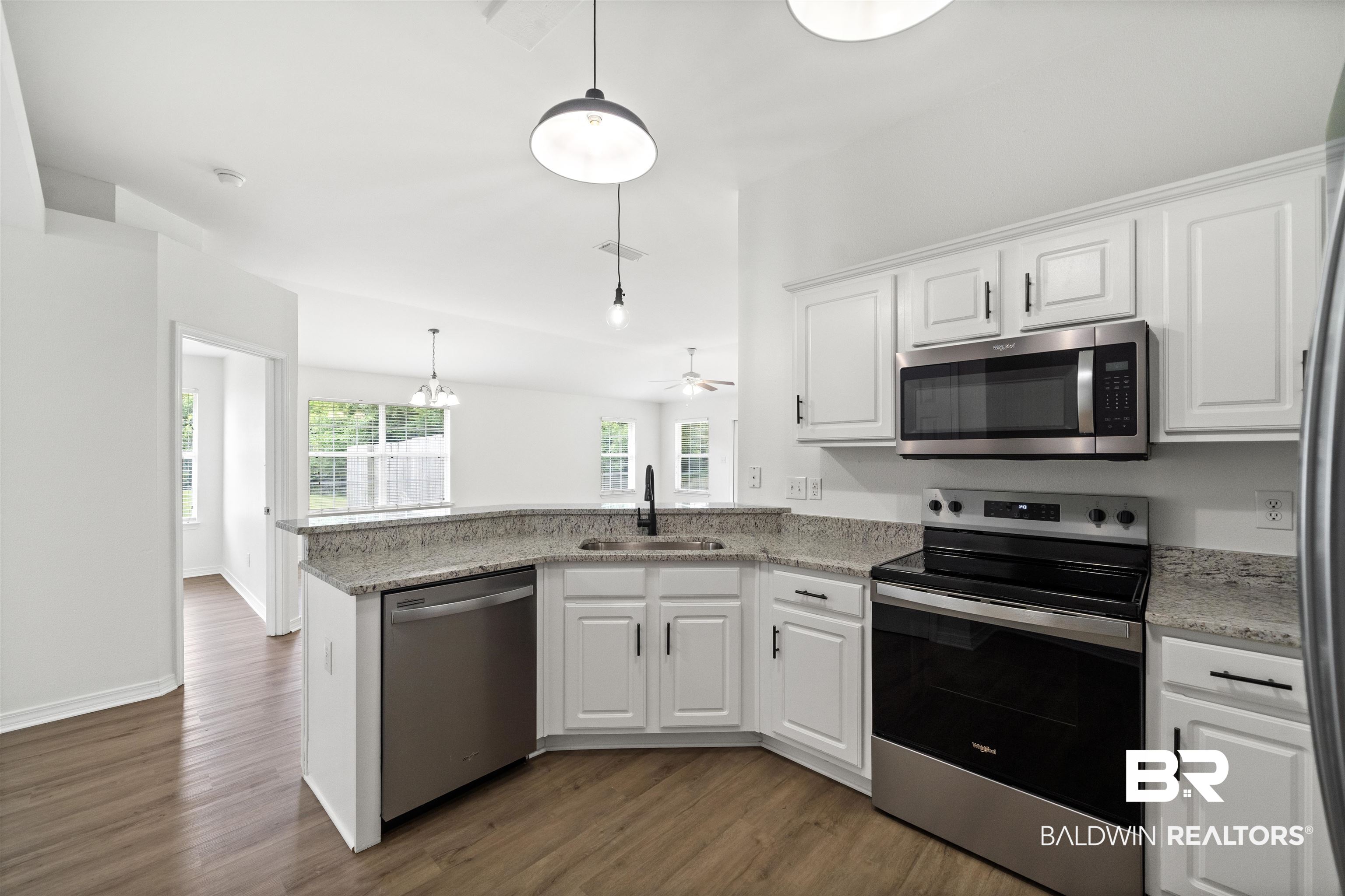 16063 Mansion Street Foley, AL 36535 - Photo 2 of 31 Kitchen area