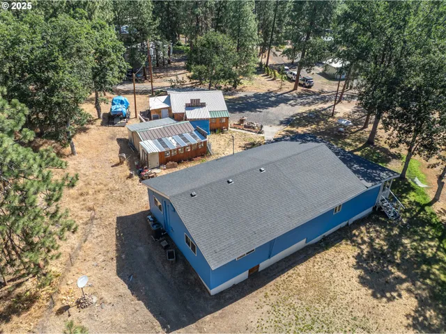 a view of roof deck with patio