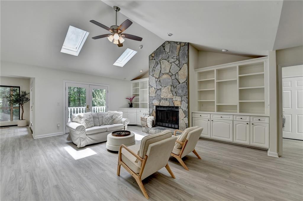 421 Oakleaf Trail Suwanee, GA 30024 - Photo 4 of 46