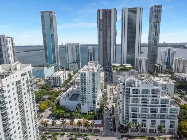 a picture of city view