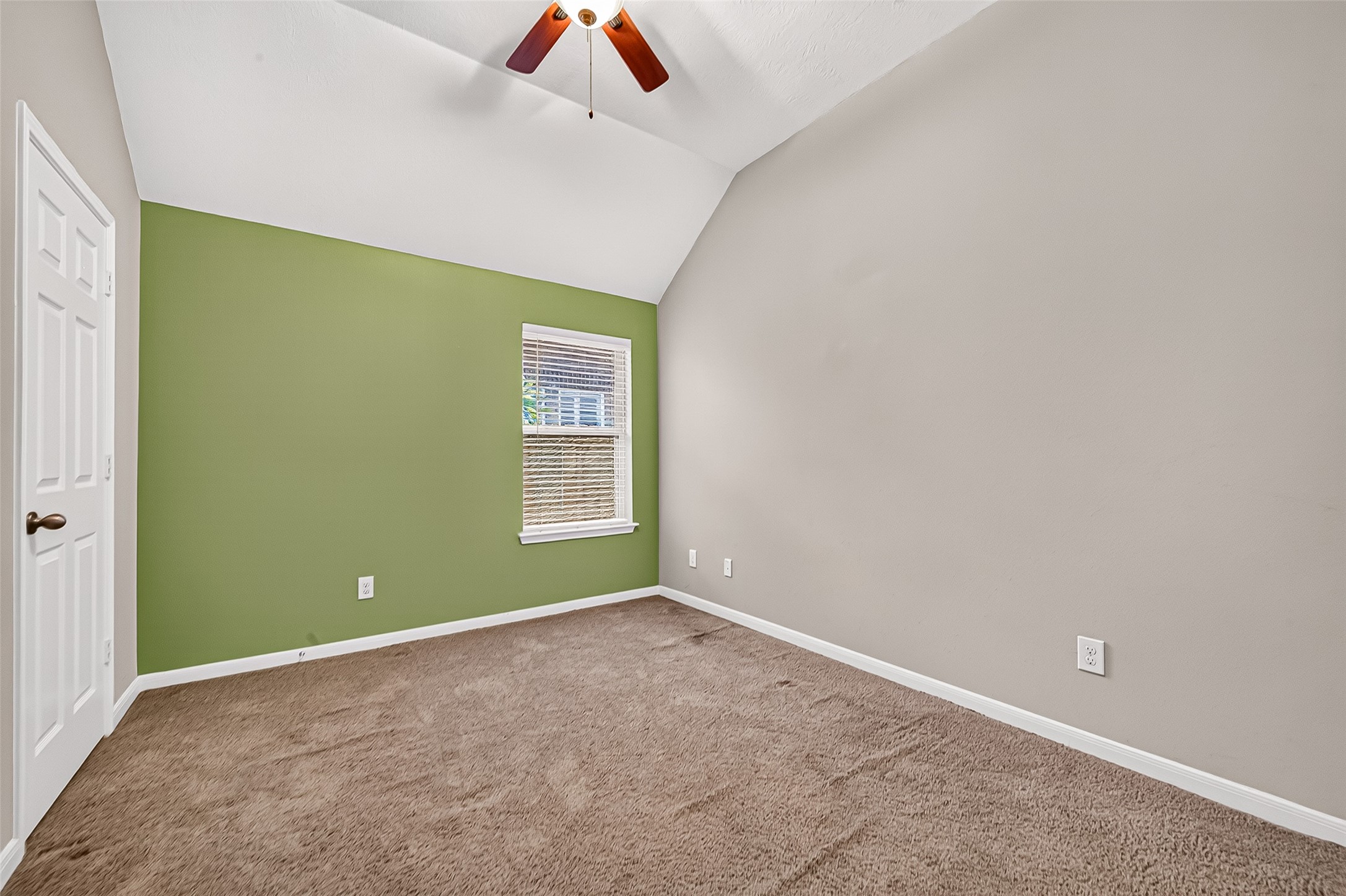 2014 Foxgate Drive Rosenberg, TX 77471 - Photo 19 of 24 Secondary Bedroom (3)
