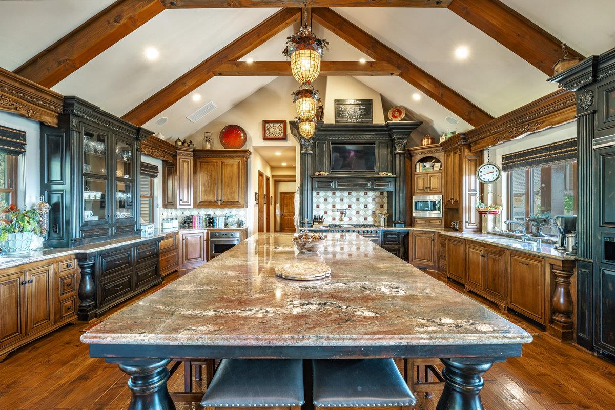 39110 Kearsarge Mill Road Alta, CA 95715 - Photo 40 of 99 a dining room with a table and chairs