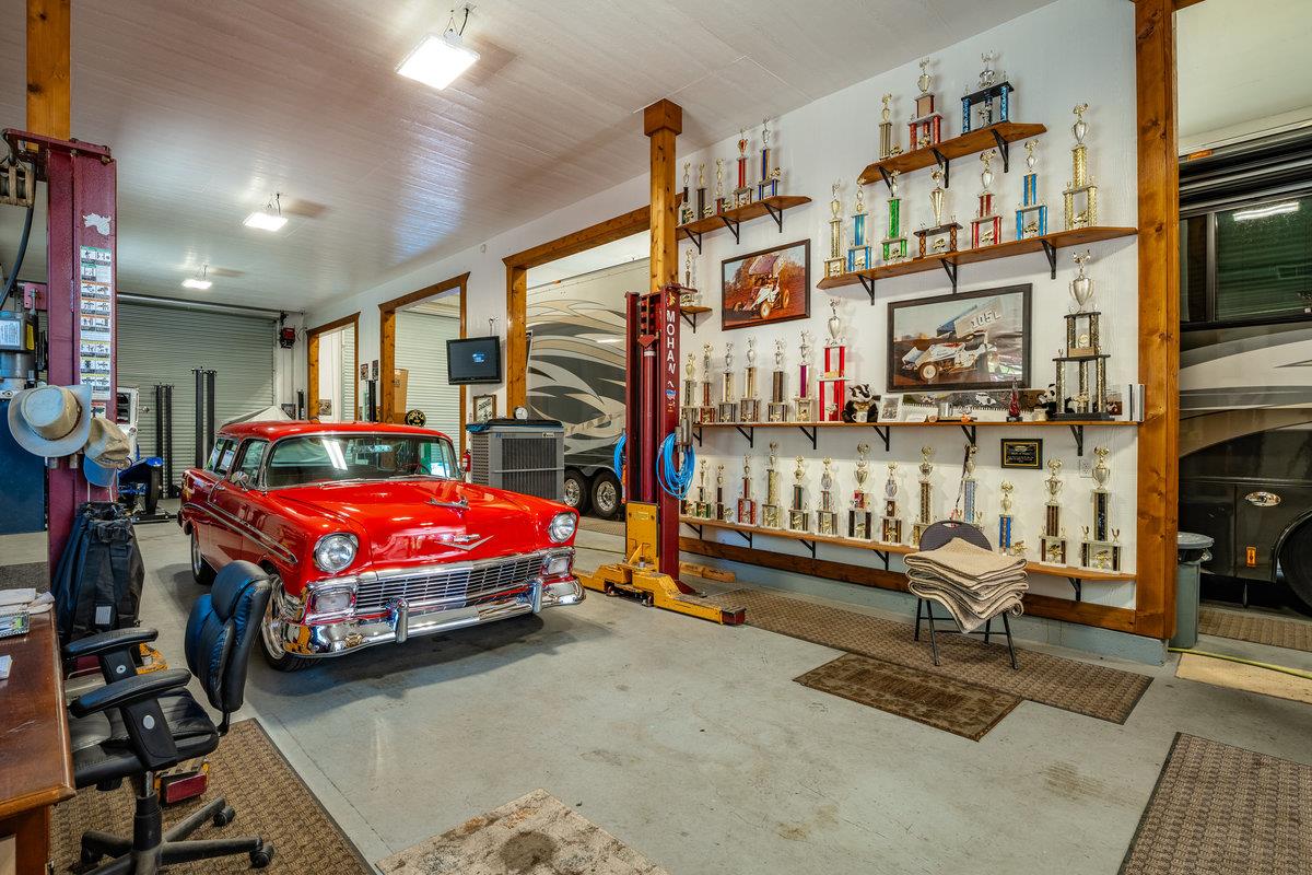 39110 Kearsarge Mill Road Alta, CA 95715 - Photo 75 of 99 a bedroom with furniture and a flat screen tv