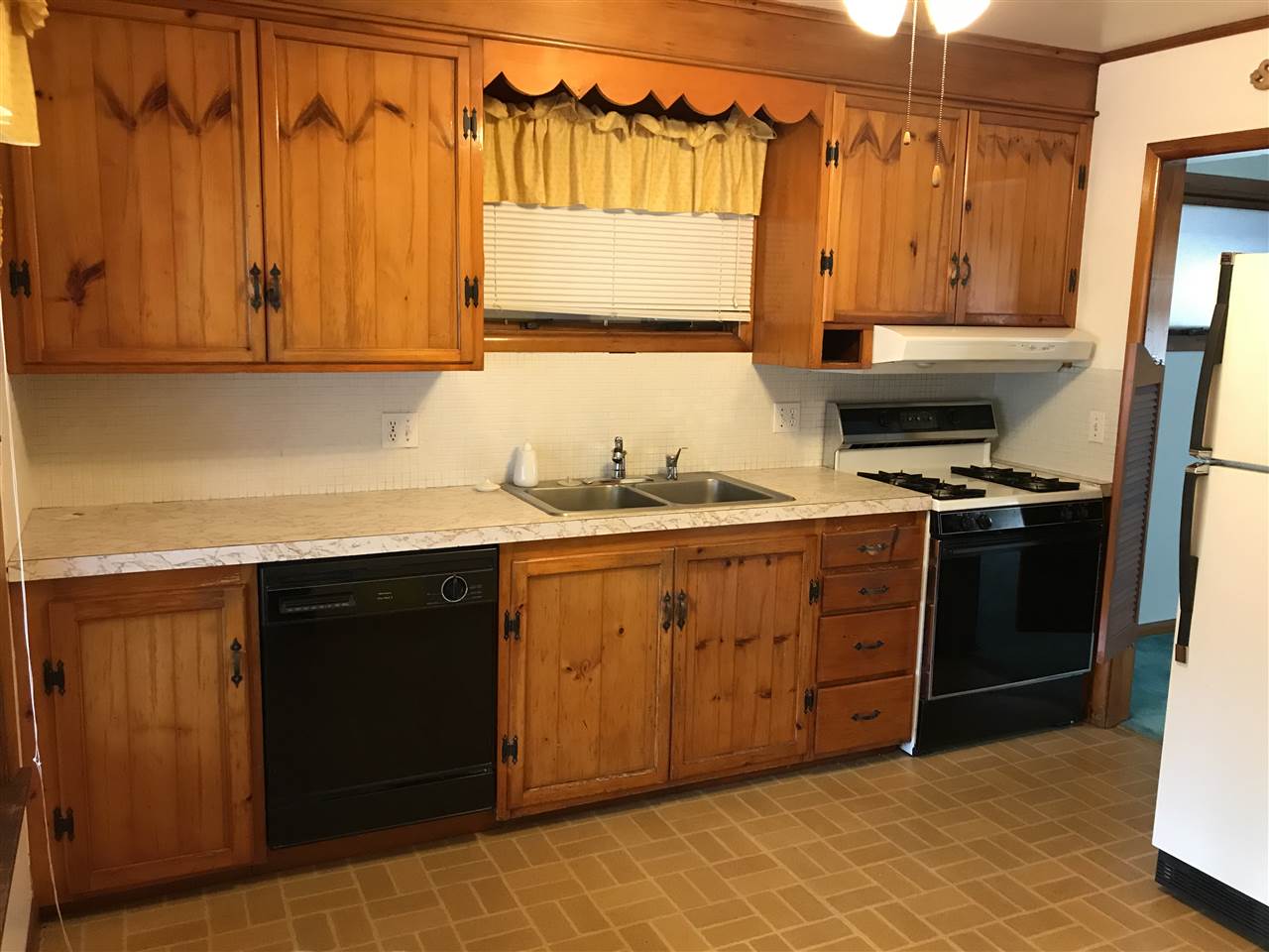 57 Kirby Road South Burlington, VT 05403 - Photo 4 of 23 Gallery Image 4