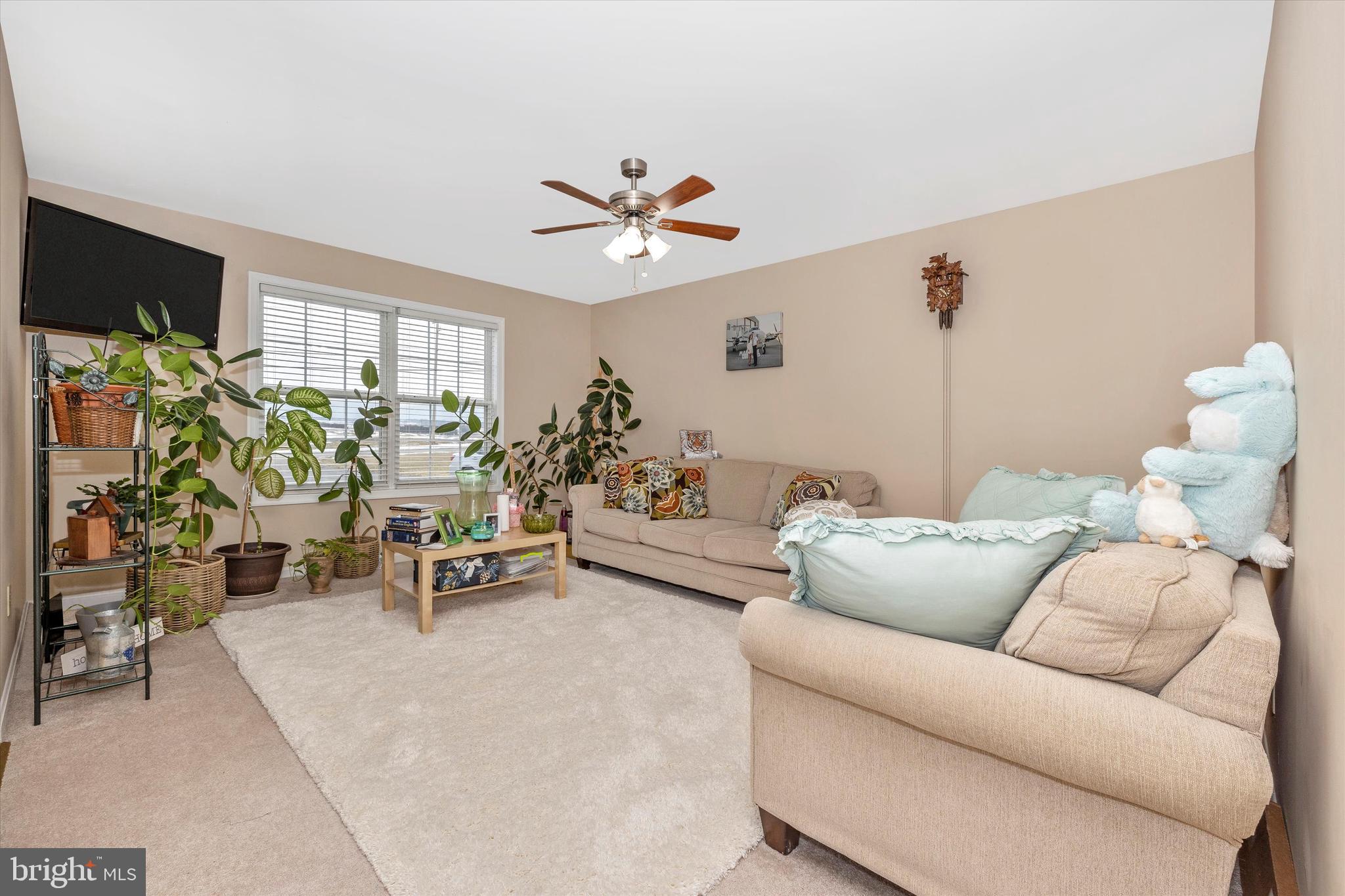 13709 Rockdale Road Clear Spring, MD 21722 - Photo 5 of 31 Neutral colors throughout