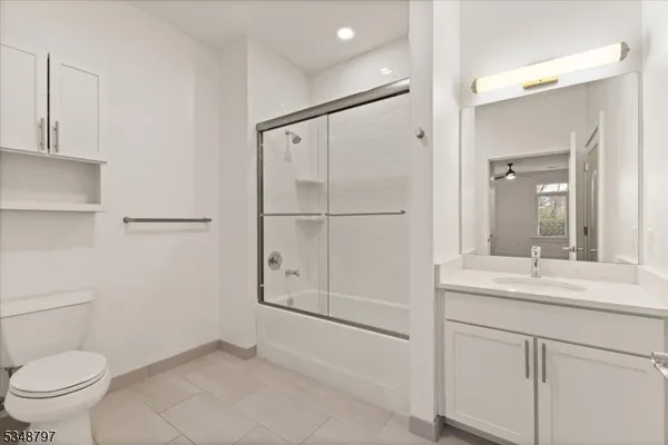 $3,950 | 450 Springfield Avenue, Unit 301, Berkeley Heights, NJ 07922